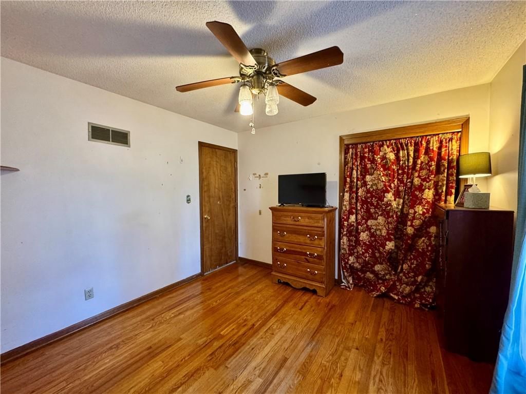5727 Nogard Avenue — photo 22