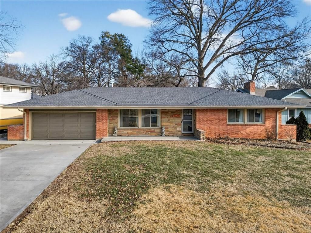 5239 Howe Drive, Roeland Park, KS
