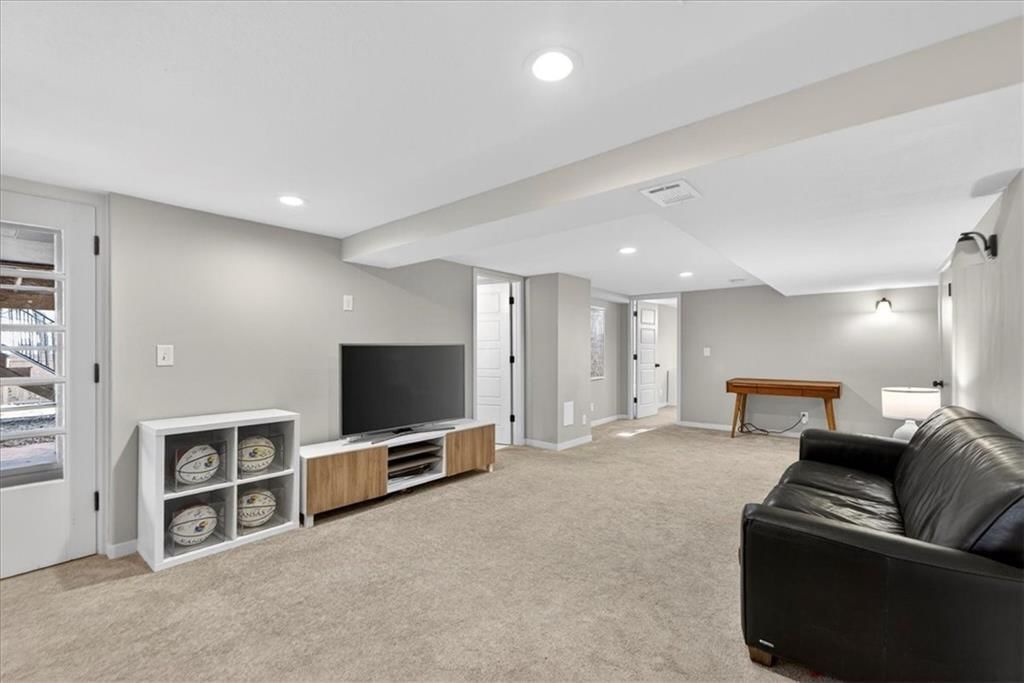 5239 Howe Drive — photo 23