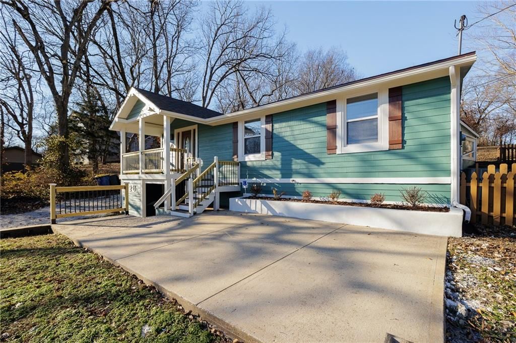 22 U Lake Shore Drive — photo 2