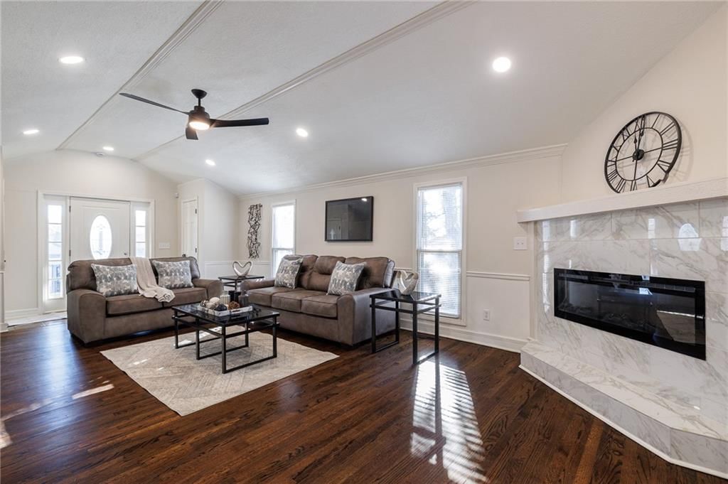 22 U Lake Shore Drive — photo 11