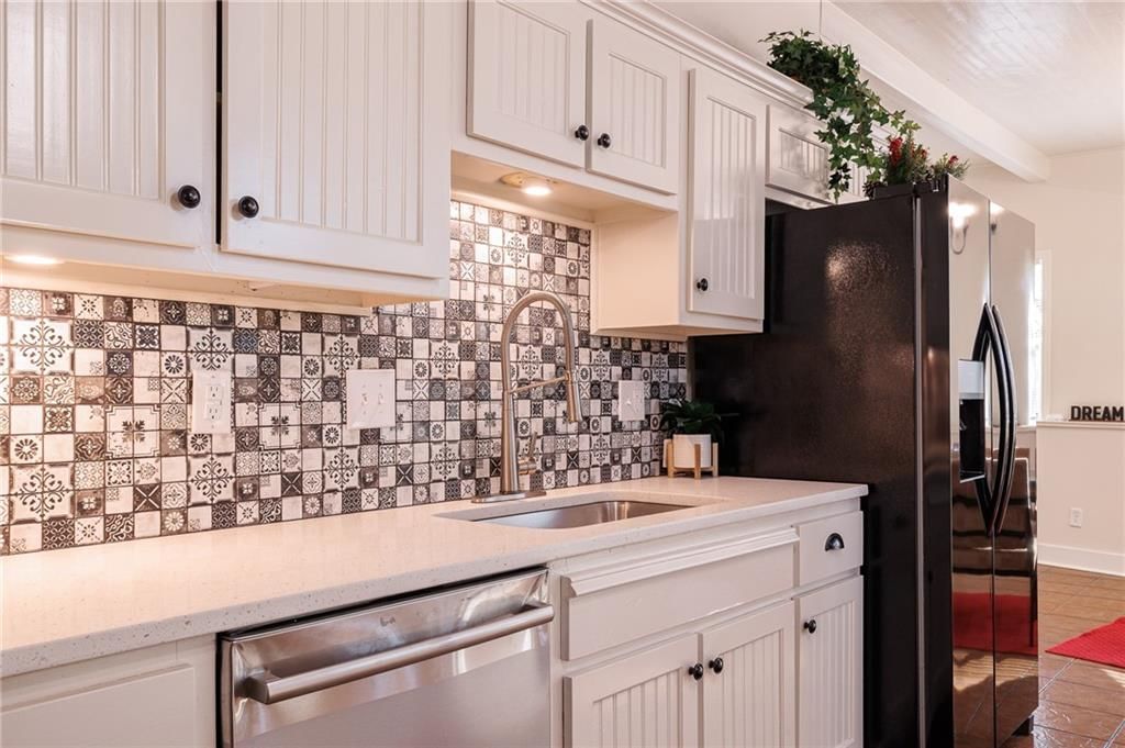 22 U Lake Shore Drive — photo 15
