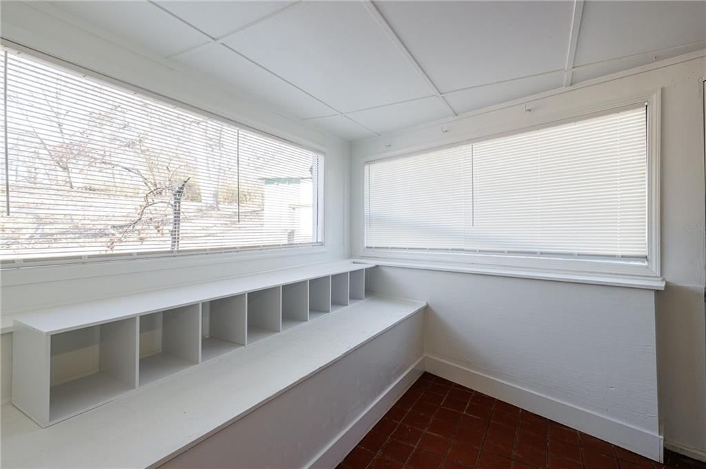 22 U Lake Shore Drive — photo 18