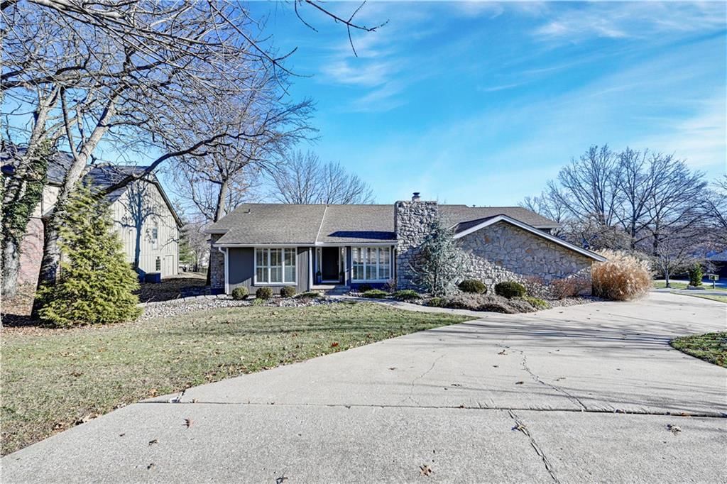 11021 Buena Vista Street, Leawood, KS
