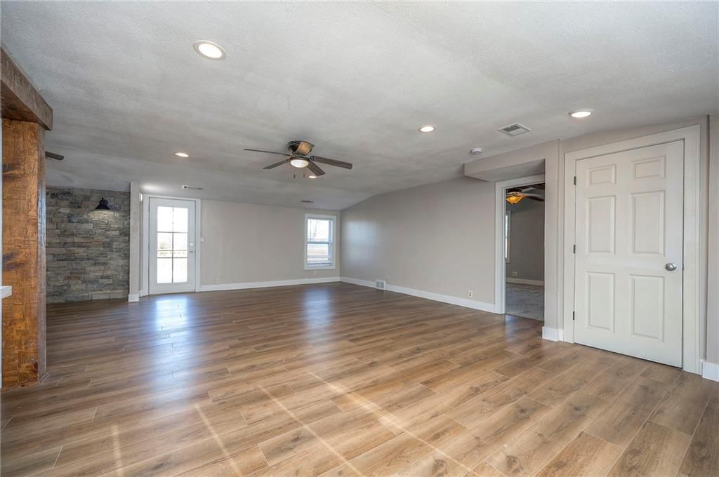 25 Newberry Drive — photo 5