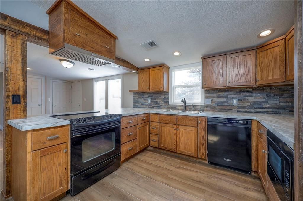 25 Newberry Drive — photo 14