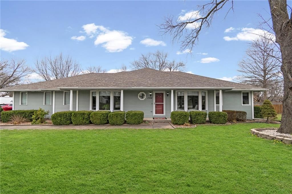 1304 S Jefferson Street, Kearney, MO