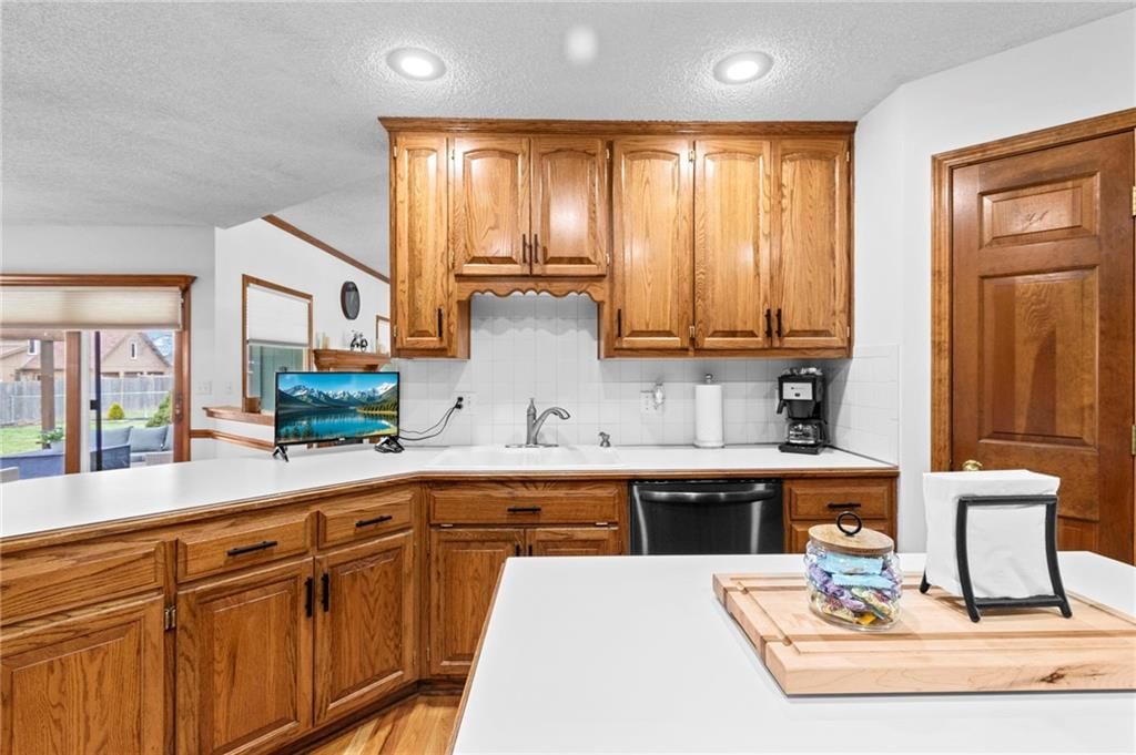 1304 S Jefferson Street — photo 10