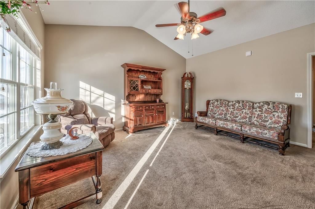 1861 Fall Creek Drive — photo 2