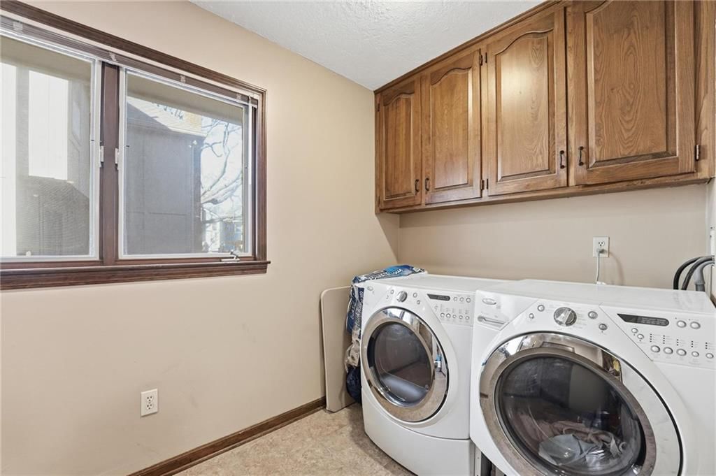 11006 W 120TH Street — photo 25