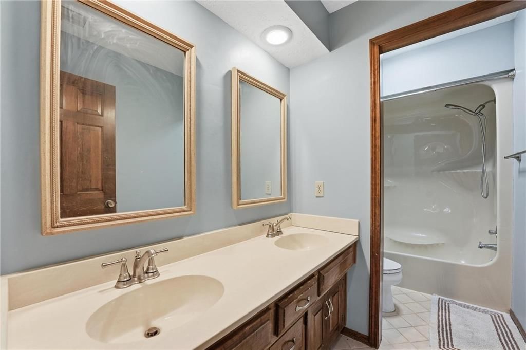 11006 W 120TH Street — photo 29