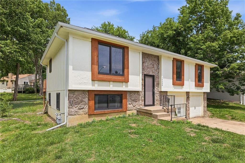 14208 W 63rd Street — photo 2
