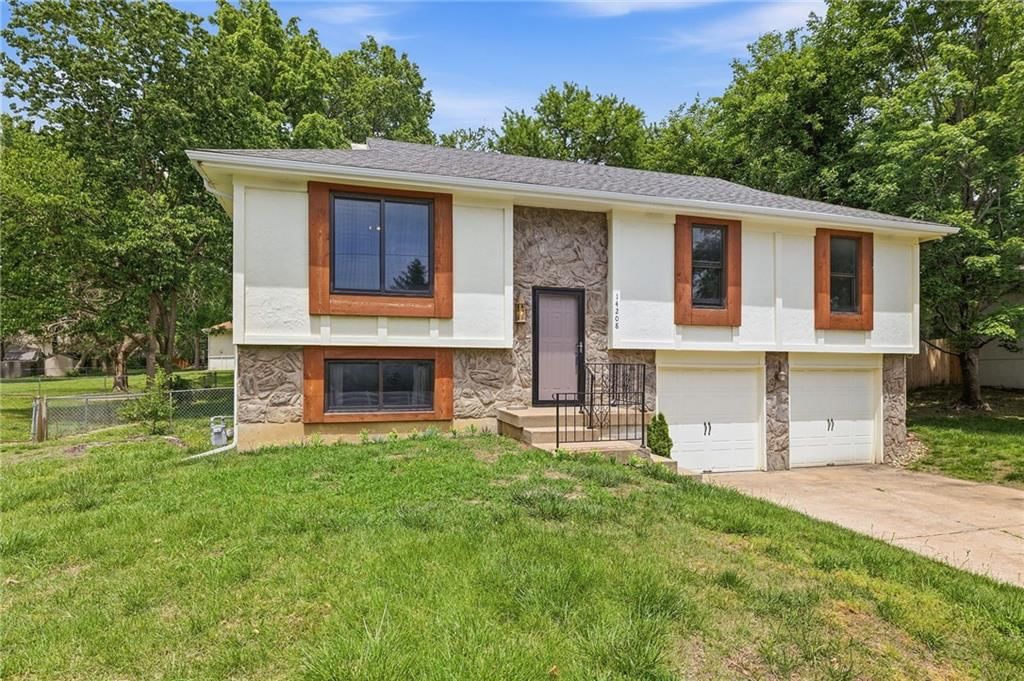 14208 W 63rd Street — photo 3