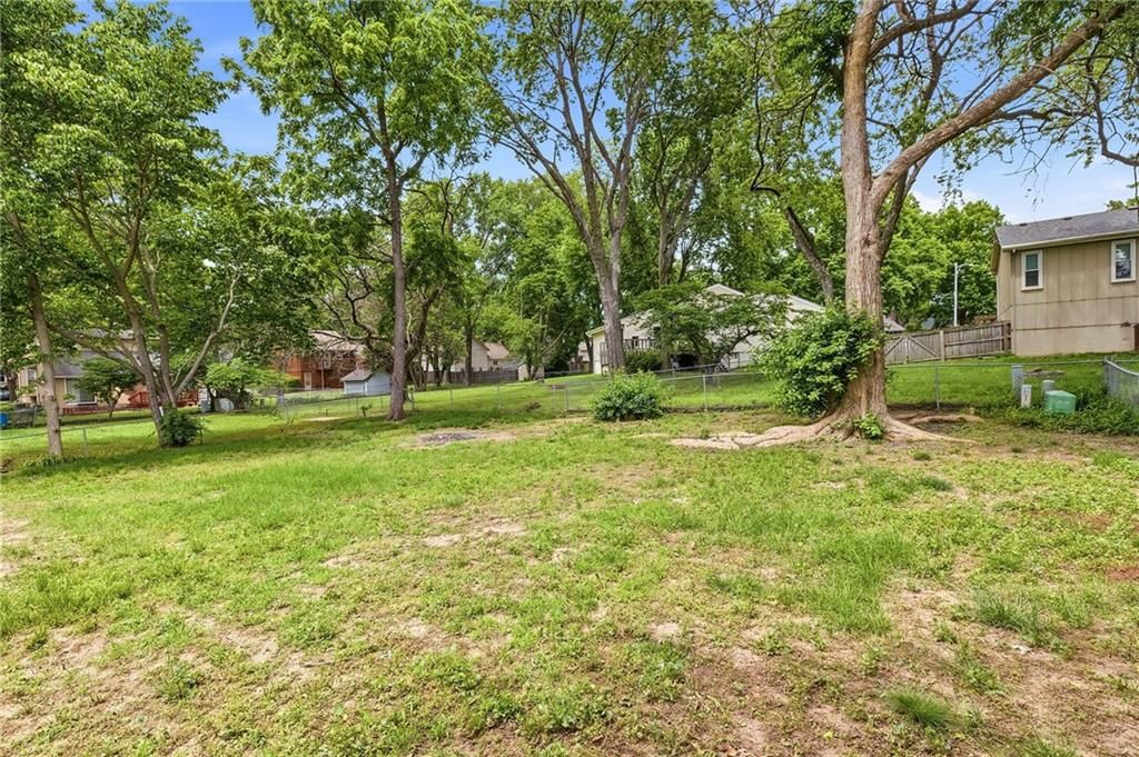 14208 W 63rd Street — photo 33