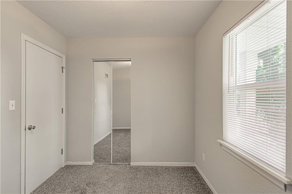 404 NE Castle Drive — photo 14