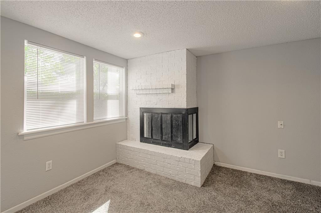 404 NE Castle Drive — photo 17
