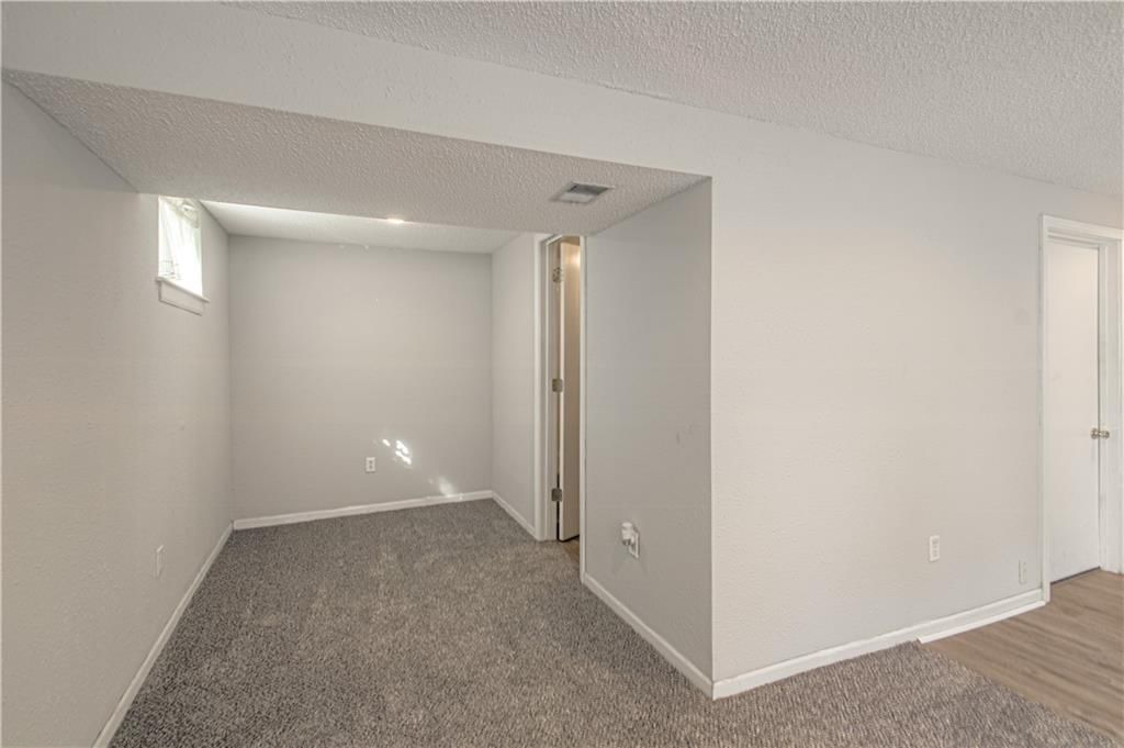 404 NE Castle Drive — photo 18