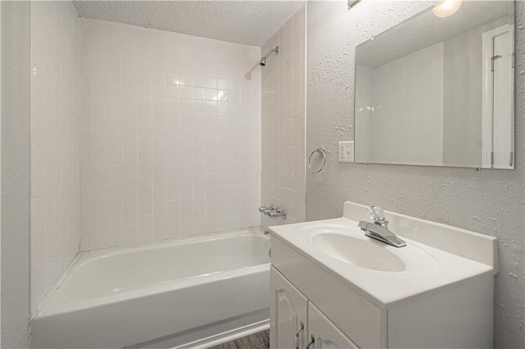 404 NE Castle Drive — photo 21