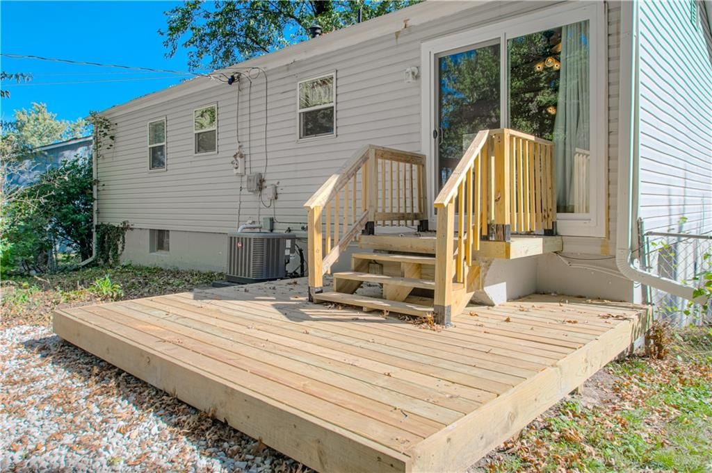 404 NE Castle Drive — photo 23