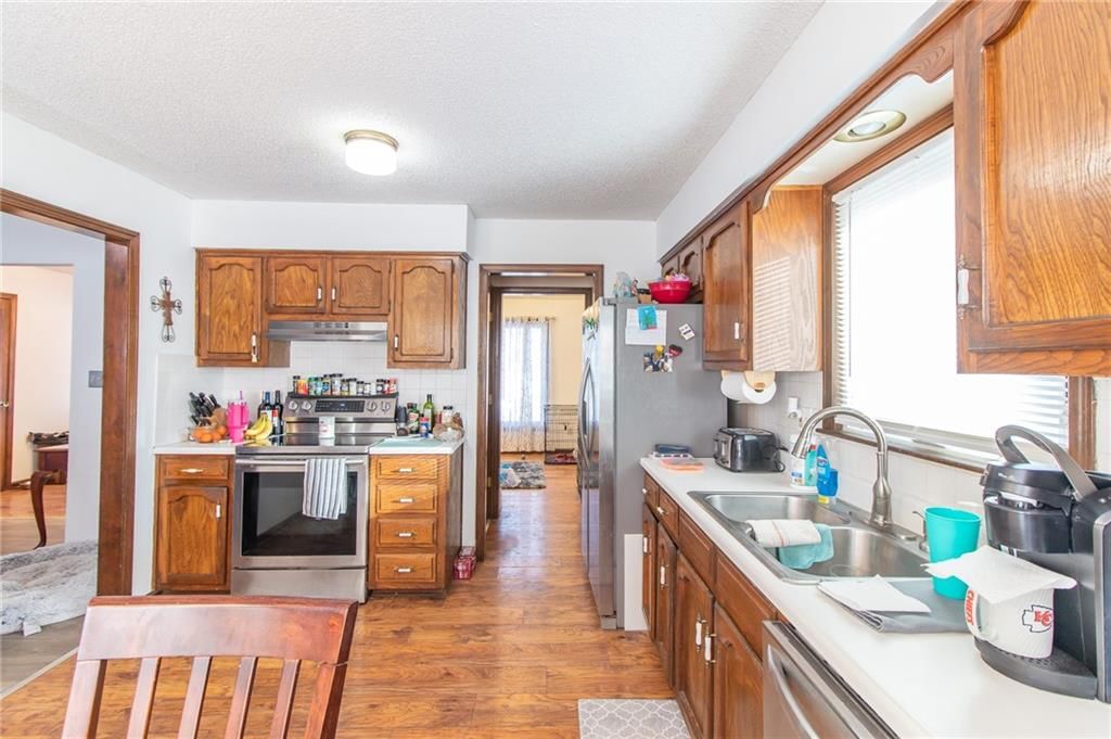212 SE Mount Vernon Drive — photo 5