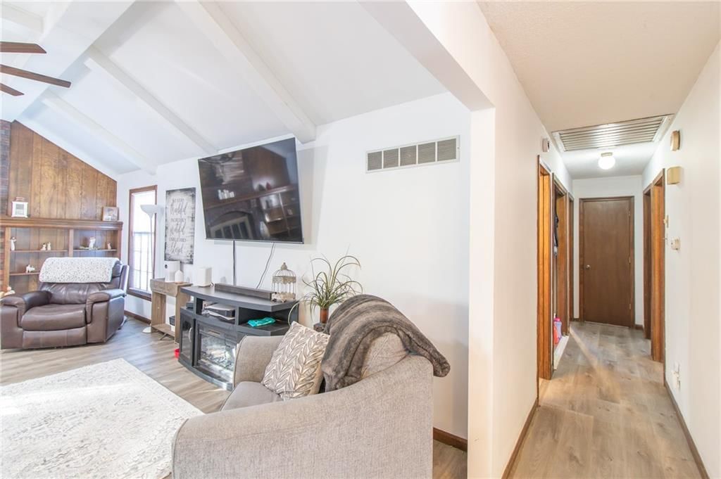 212 SE Mount Vernon Drive — photo 7