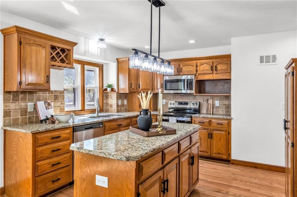 7803 NW Lynns Lane — photo 9