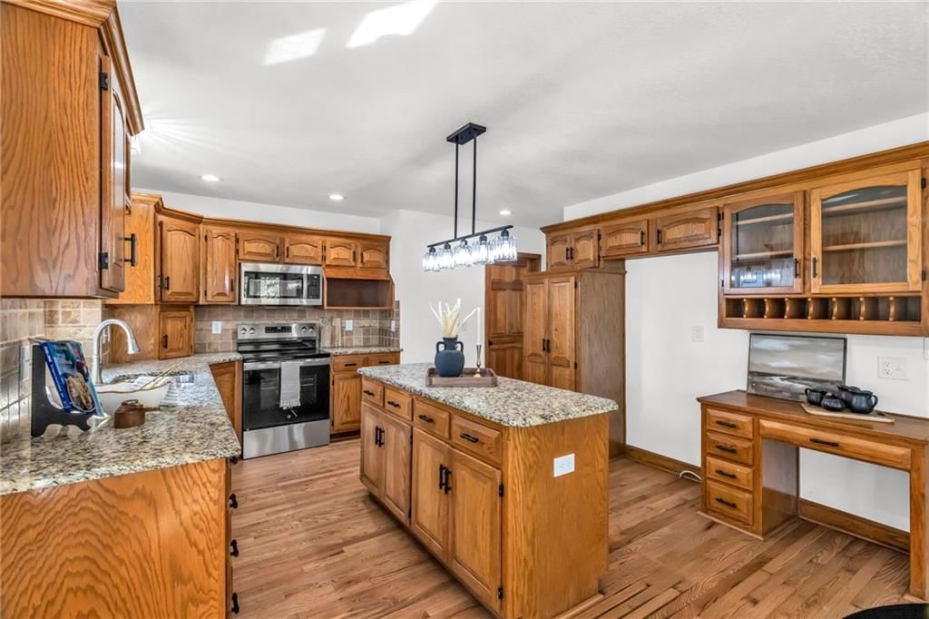 7803 NW Lynns Lane — photo 10