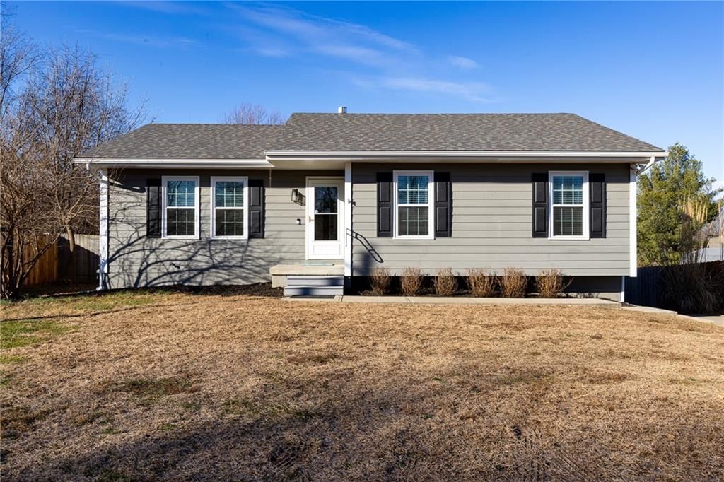 702 N Grove Street, Kearney, MO
