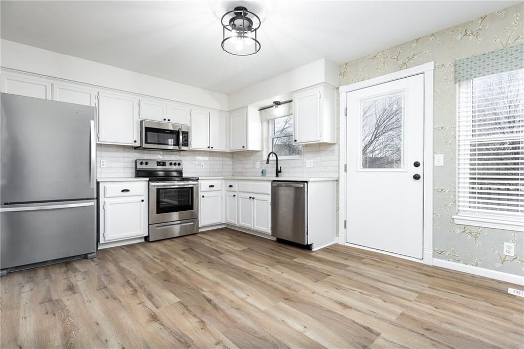 702 N Grove Street — photo 10