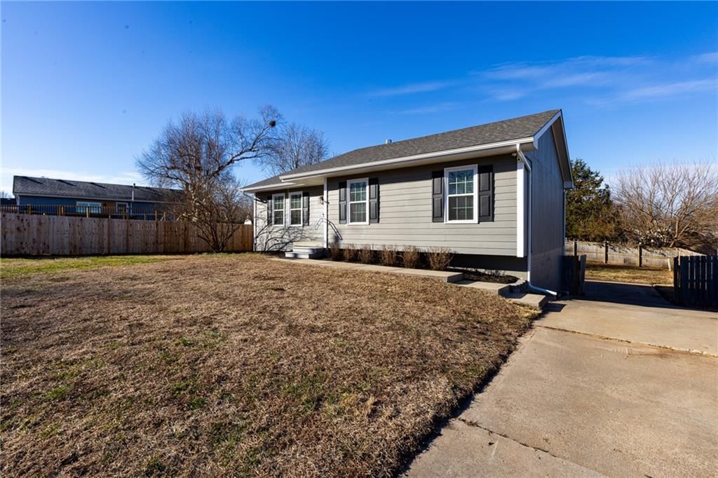 702 N Grove Street — photo 47