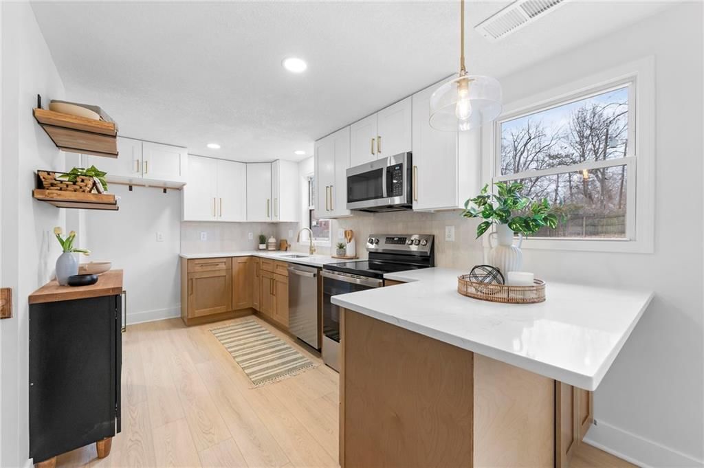 5435 Flint Street — photo 3