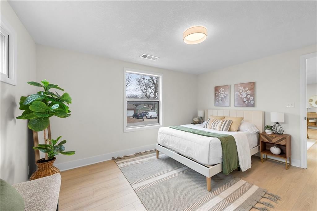 5435 Flint Street — photo 17