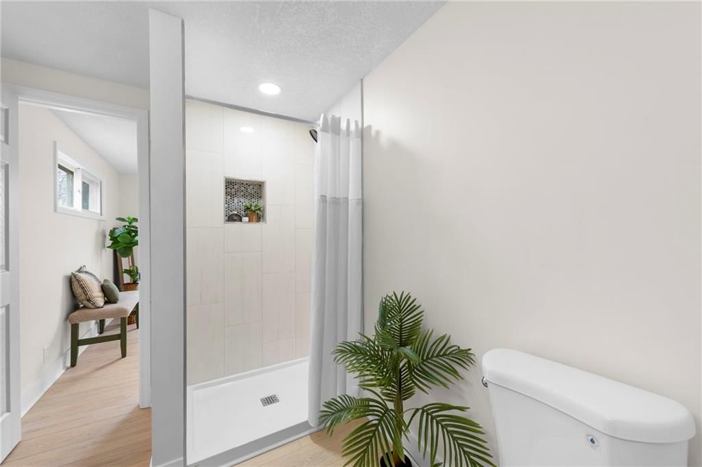 5435 Flint Street — photo 20