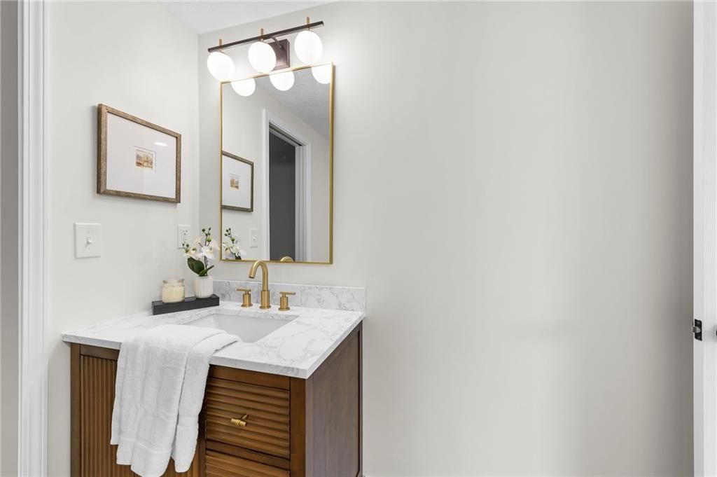 5435 Flint Street — photo 21