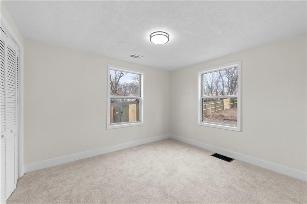 5435 Flint Street — photo 22