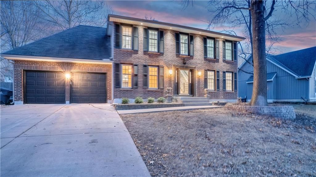 13709 S EDINBURGH Street — photo 2
