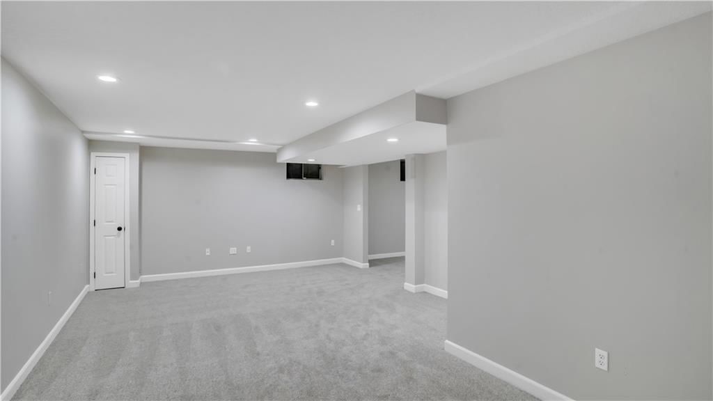 13709 S EDINBURGH Street — photo 28