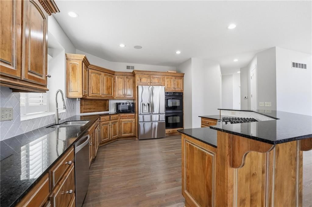 6119 S National Drive — photo 13