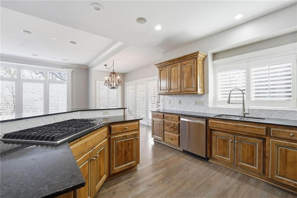 6119 S National Drive — photo 16