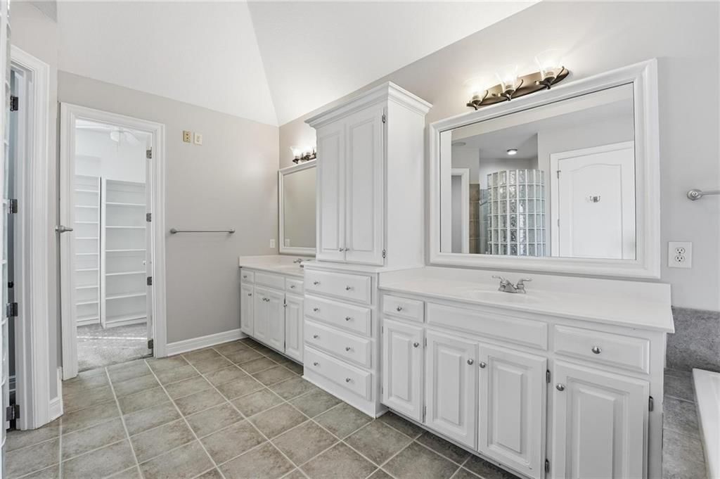 6119 S National Drive — photo 26