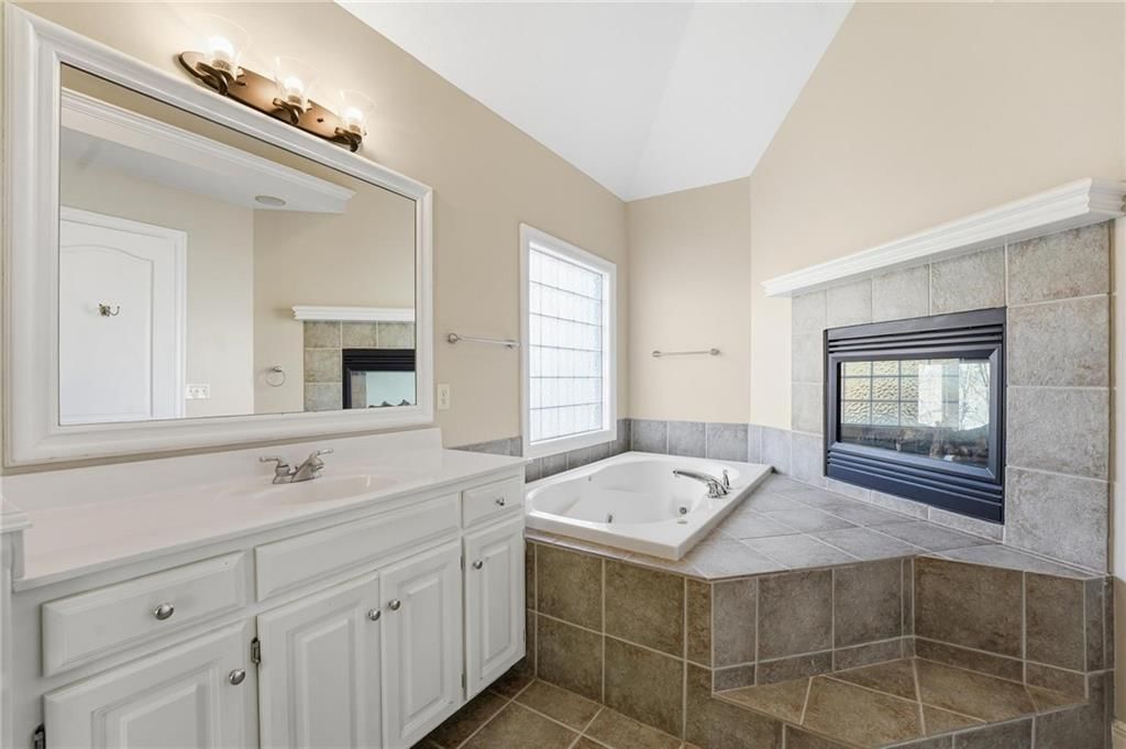 6119 S National Drive — photo 27