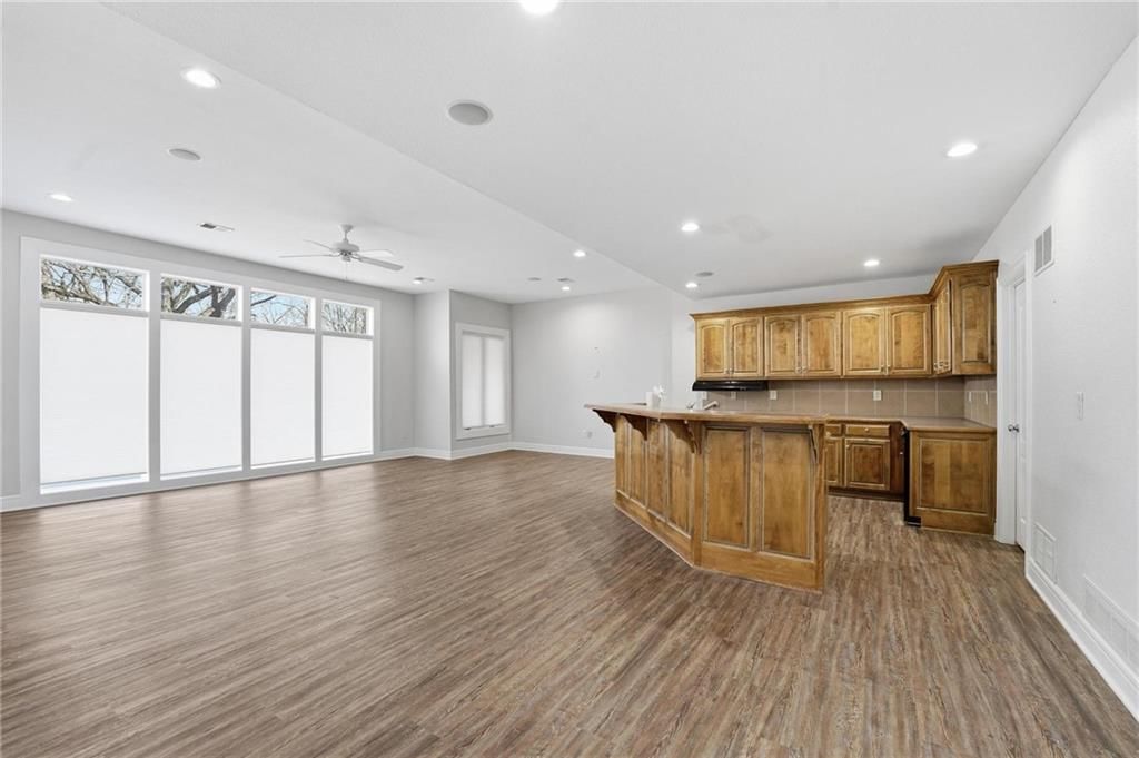 6119 S National Drive — photo 46