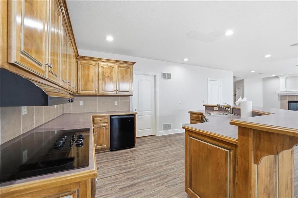 6119 S National Drive — photo 47