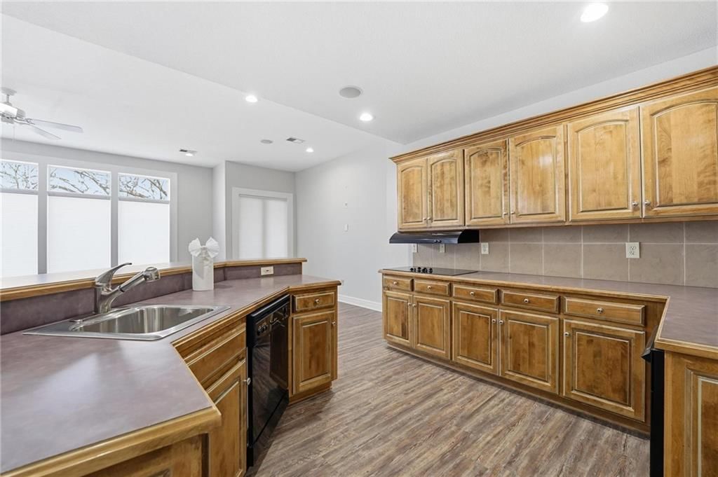6119 S National Drive — photo 48
