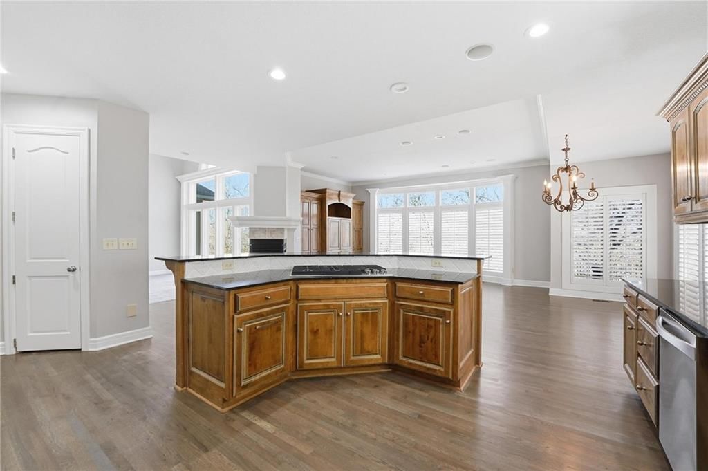 6119 S National Drive — photo 49