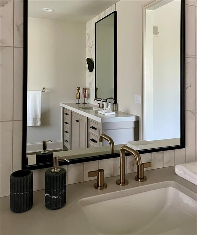 10504 S Highland Lane — photo 47