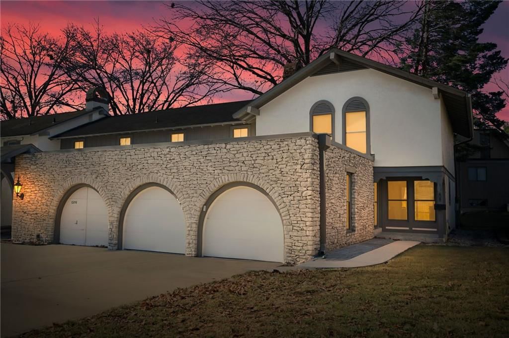 10208 Robinson Street — photo 2
