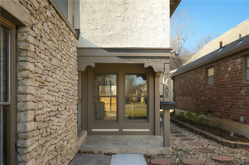 10208 Robinson Street — photo 3