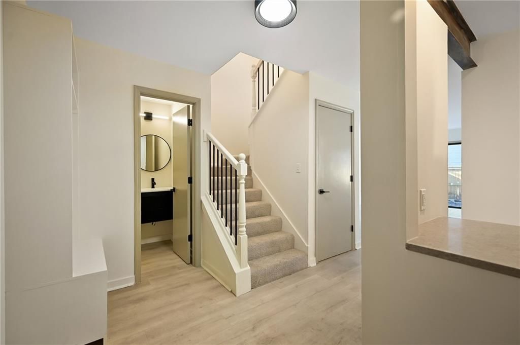10208 Robinson Street — photo 4