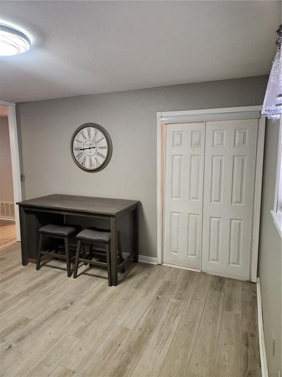 511 E Washington Street — photo 8